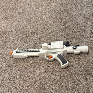 Star Wars White and Black Action Blaster